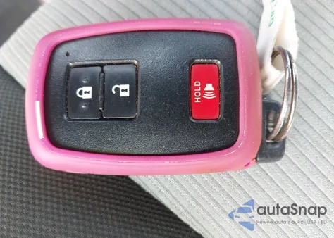 2013 Toyota Prius C Three z USA, uszkodzony, nr VIN JTDKDTB30D1557366